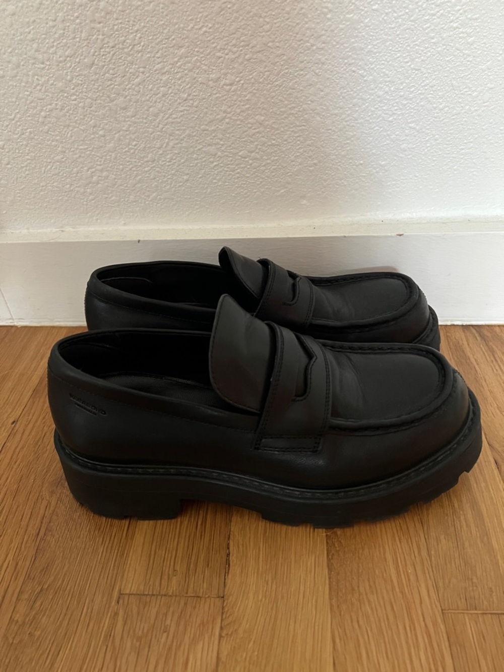 Vagabond Lug Sole Loafers - Picture 3 of 9
